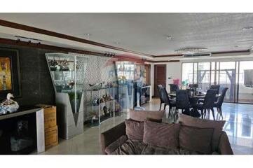 well maintained and spacious condo in the heart of the city for sale