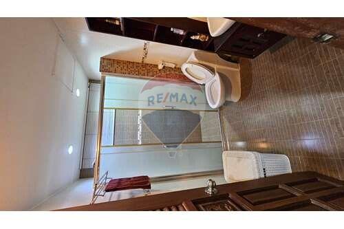 well maintained and spacious condo in the heart of the city for sale