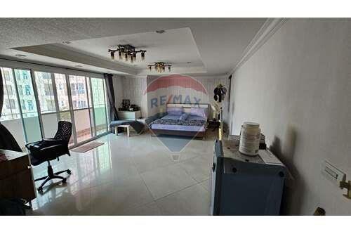 well maintained and spacious condo in the heart of the city for sale