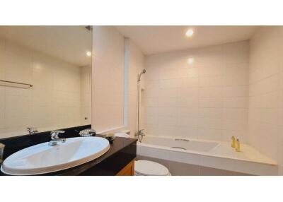 Spacious 2 bedrooms Sukhumvit 24 FOR RENT Next to Park