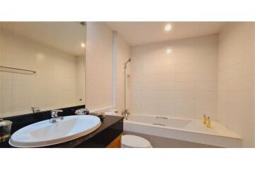 Spacious 2 bedrooms Sukhumvit 24 FOR RENT Next to Park