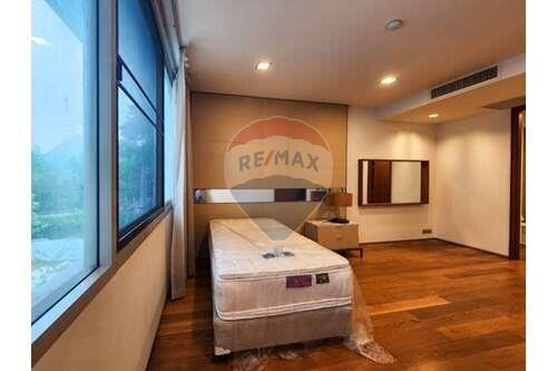 210 Sqm., 3 Beds, 3 Baths Condo listed for ฿ 30,000,000.