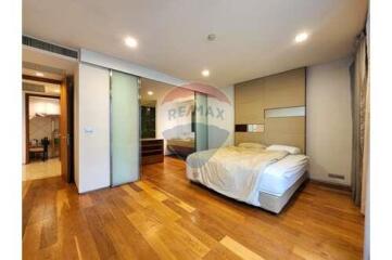 Pet-friendly low rise 3 bed condo near BTS Phra Khanong.