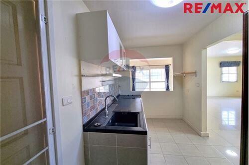 129 Sqm., 2 Beds Townhouse listed for ฿ 3,000,000.