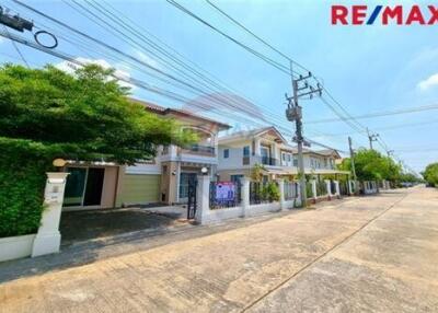 129 Sqm., 2 Beds Townhouse listed for ฿ 3,000,000.