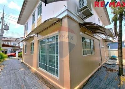 129 Sqm., 2 Beds Townhouse listed for ฿ 3,000,000.