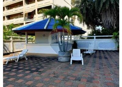 Renovated 2BR condo in a peaceful location close to Ocean Marina