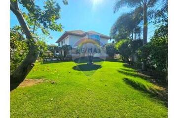 Peaceful & Spacious Villa, 4 Bed 5 Bath