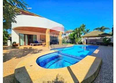 Peaceful & Spacious Villa, 4 Bed 5 Bath