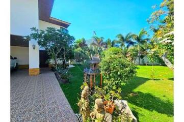 Peaceful & Spacious Villa, 4 Bed 5 Bath