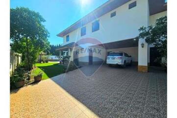 Peaceful & Spacious Villa, 4 Bed 5 Bath