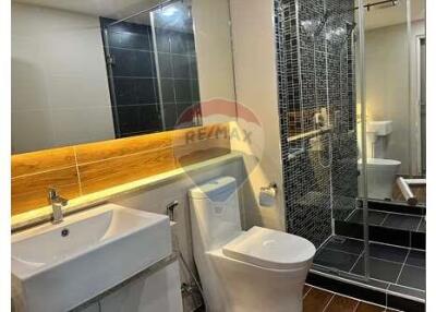 37 Sqm., 1 Bed, 1 Bath Condo listed for ฿ 1,850,000.
