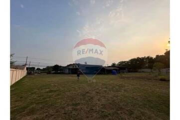 1,330 Sqm. Land listed for ฿ 32,000,000.