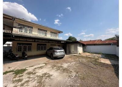 480 Sqm., 3 Beds, 1 Bath Townhouse listed for ฿ 4,900,000.