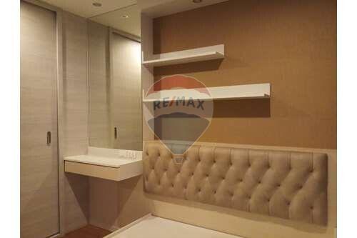 30 Sqm., 1 Bed, 1 Bath Condo listed for ฿ 2,100,000.