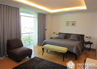 2-BR Condo at Le Monaco Residence Ari Condominium near BTS Ari