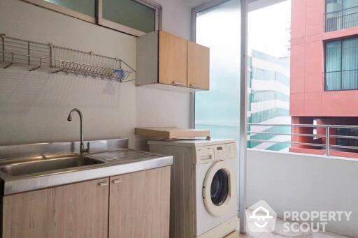 1-BR Condo at Aree Place (phahonyothin 7) Condominium near BTS Ari