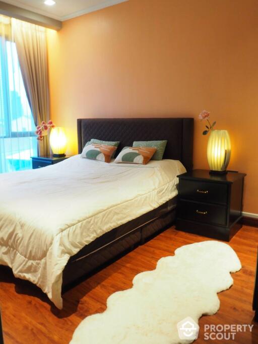 2-BR Condo at Trapezo Sukhumvit 16 near MRT Queen Sirikit National Convention Centre