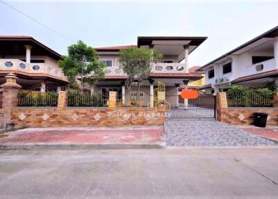 3 Bedrooms Villa / Single House in Eakmongkol 4 East Pattaya H010829