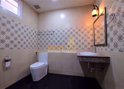 3 Bedrooms Villa / Single House in Eakmongkol 4 East Pattaya H010829