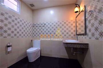 3 Bedrooms Villa / Single House in Eakmongkol 4 East Pattaya H010829