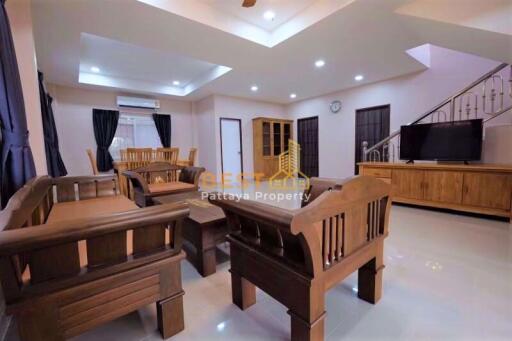 3 Bedrooms Villa / Single House in Eakmongkol 4 East Pattaya H010829