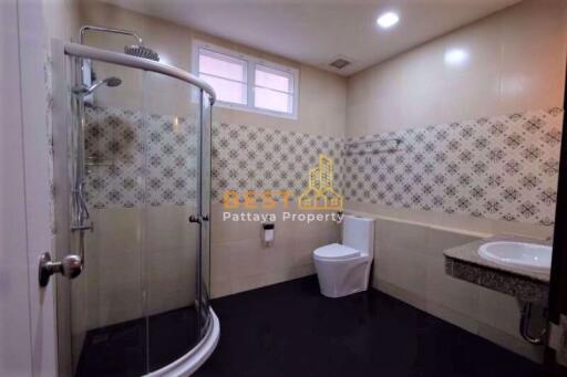 3 Bedrooms Villa / Single House in Eakmongkol 4 East Pattaya H010829