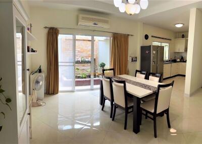 3 Bedrooms Villa / Single House in Green Field Villa 3 East Pattaya H010795