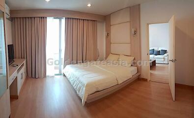 Spacious 1-Bedroom Condo at Silom Grand Terrace, Saladaeng, Silom