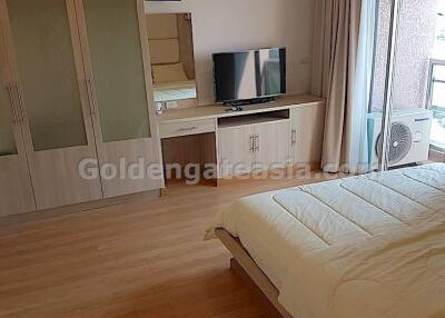 Spacious 1-Bedroom Condo at Silom Grand Terrace, Saladaeng, Silom