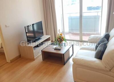 Spacious 1-Bedroom Condo at Silom Grand Terrace, Saladaeng, Silom