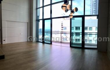 3 Bedrooms Duplex Condo at Bright Sukhumvit 24 - Phrom Phong BTS