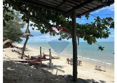 A rare Land in good Location for sale walkable to Ban Ro Beach in Tha Sala, NST