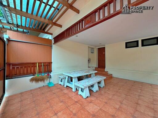 5 Bedroom Pool Villa In Baan Natcha Pattaya For Rent