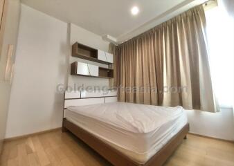 3 Bedrooms Corner Unit Condo at Siri at Sukhumvit close Thong Lo BTS