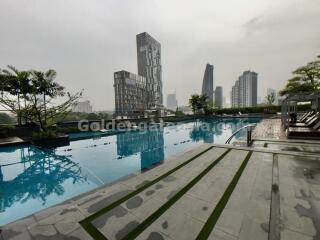 3 Bedrooms Corner Unit Condo at Siri at Sukhumvit close Thong Lo BTS