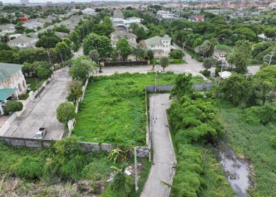 Aerial view of residential area with greenery