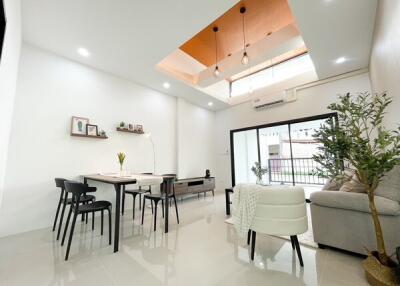 English style townhome, Gugu zone