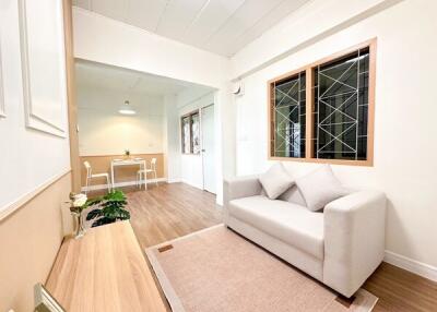 Baan Pon Housing, minimalist style