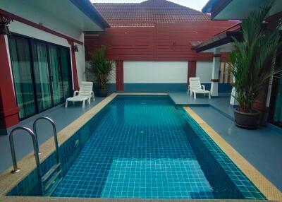 Pool villa in Chalong