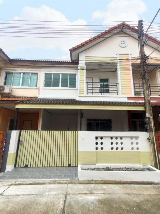 Panason City Thep Anusorn - 2-story townhouse, newly renovated