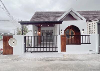 Ekachai Villa - One-story house