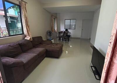 Townhouse for rent with 3 Bedrooms