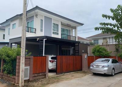 Single house for rent with 3 Bedrooms