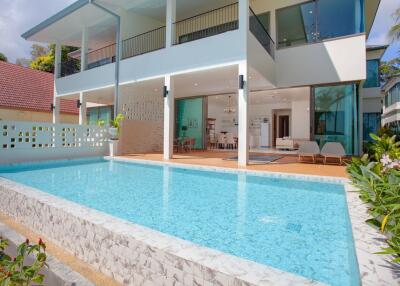 3 Bedrooms Seafront pool suite for rent