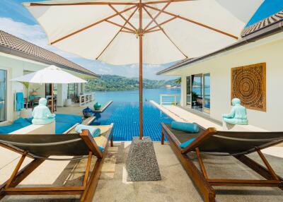 5 Bedrooms beachfront pool villa for rent