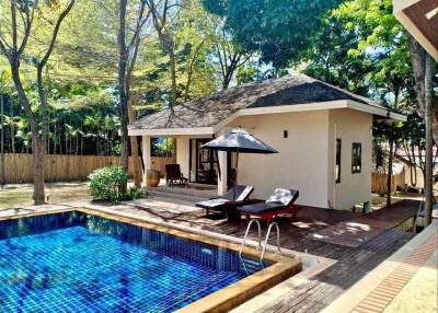 4 Bedrooms pool villa for rent with big garden