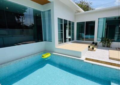 Modern house with a swimming pool