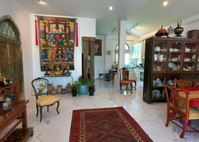 Charming fully renovated Colonial-Asian style 2 bedroom house for sale near the Baan Tawai Wood Carving Village in Chiang Mai.