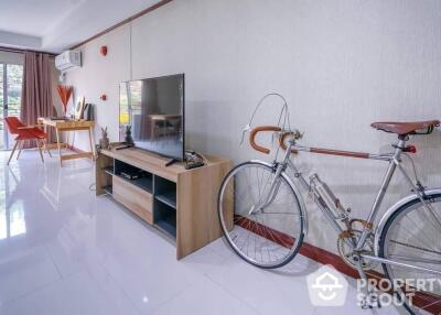 2-BR Condo at Ari Samphan Place near BTS Sanam Pao